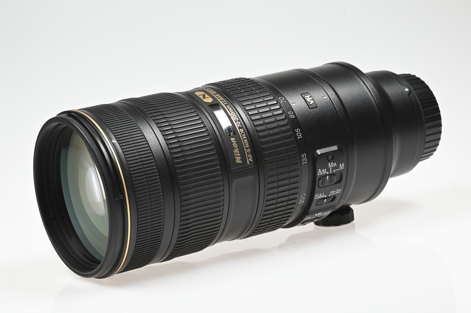 Gelegenheit Nikon AF-S 70-200/2,8 G ED VR II + Nikon HB-48 Gegenlichtblende + Nikon Nylontasche Zustand A