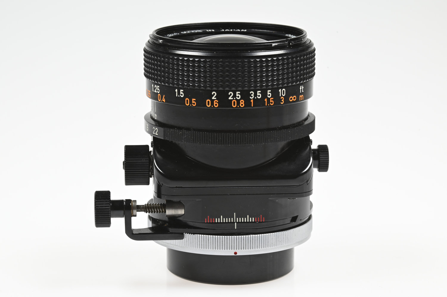 Gelegenheit Canon TS 35/2,8 S.S.C. (Tilt + Shift) + Canon BW-58 Gegenlichtblende Zustand A-