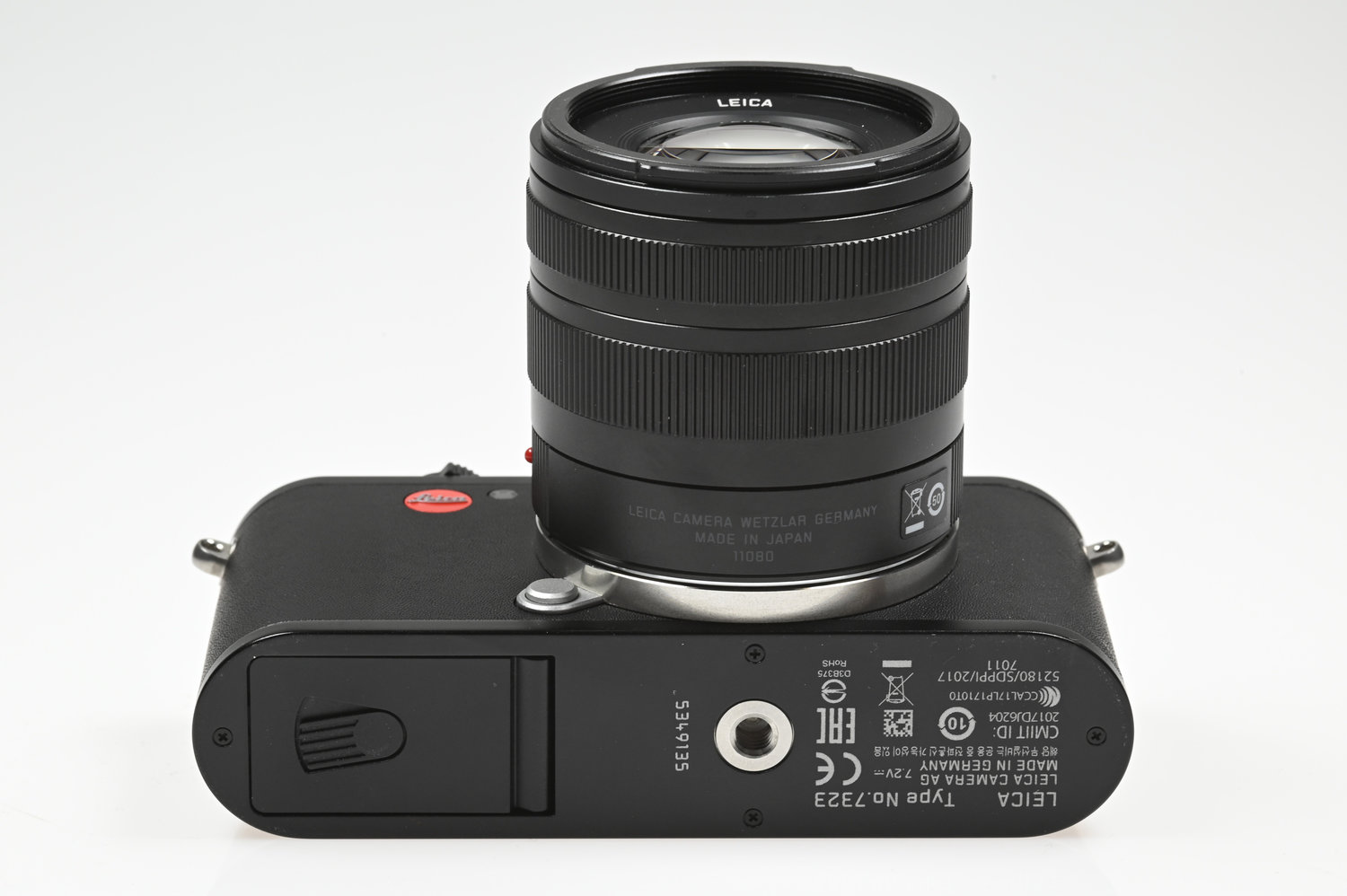 Gelegenheit Leica CL Digital (Typ 7323) Gehäuse + Leica Vario Elmar TL 18-56/3,5-5,6 ASPH + Leica 12425 Gegenlichtblende + Ersatzakku + Ledergut + Leica Box + Leica Zubehör Zustand A-