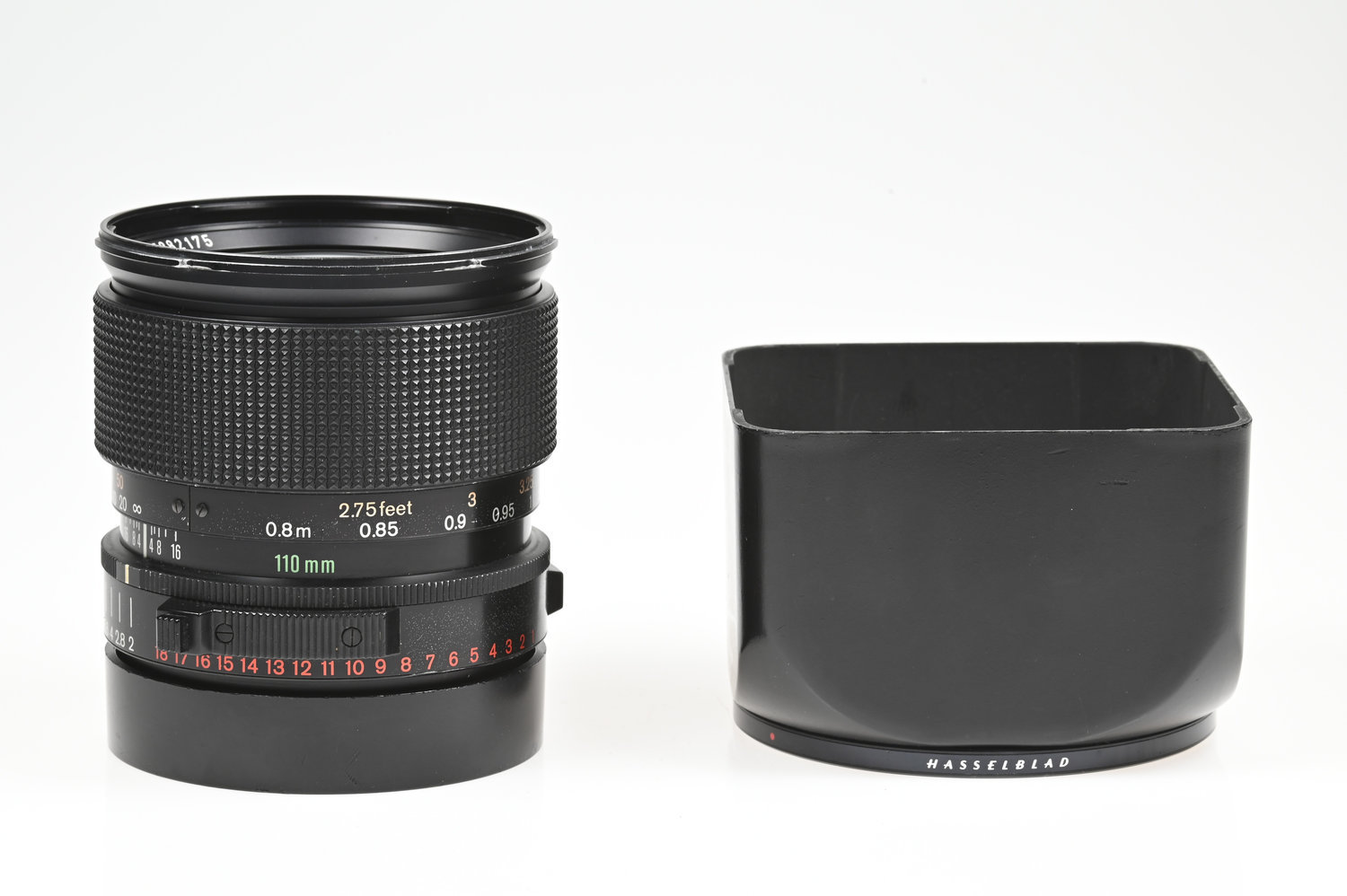 Gelegenheit Hasselblad Carl Zeiss Planar 110/2 T* + Hasselblad 110 Gegenlichtblende Zustand A-
