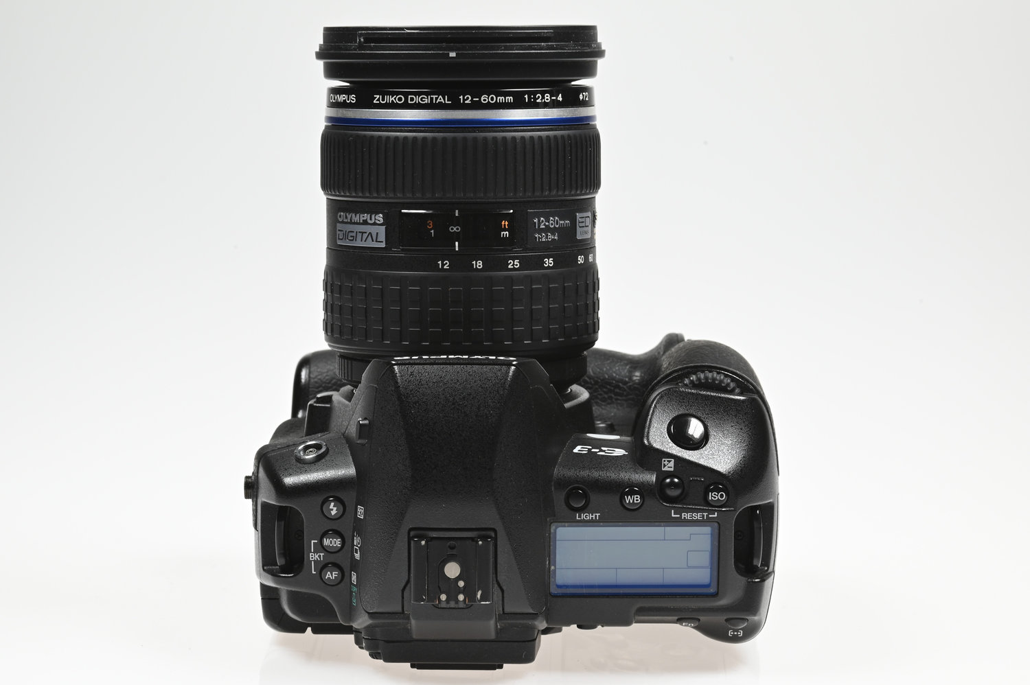 Gelegenheit Olympus E-3 Gehäuse + Olympus HLD-4 Power Batterie Holder + Olympus Digital 12-60/2,8-4 ED SWD + Olympus LH-75B Gegenlichtblende + 2x Olympus PS-BLM1 Akkus + Olympus Zubehör Zustand A-