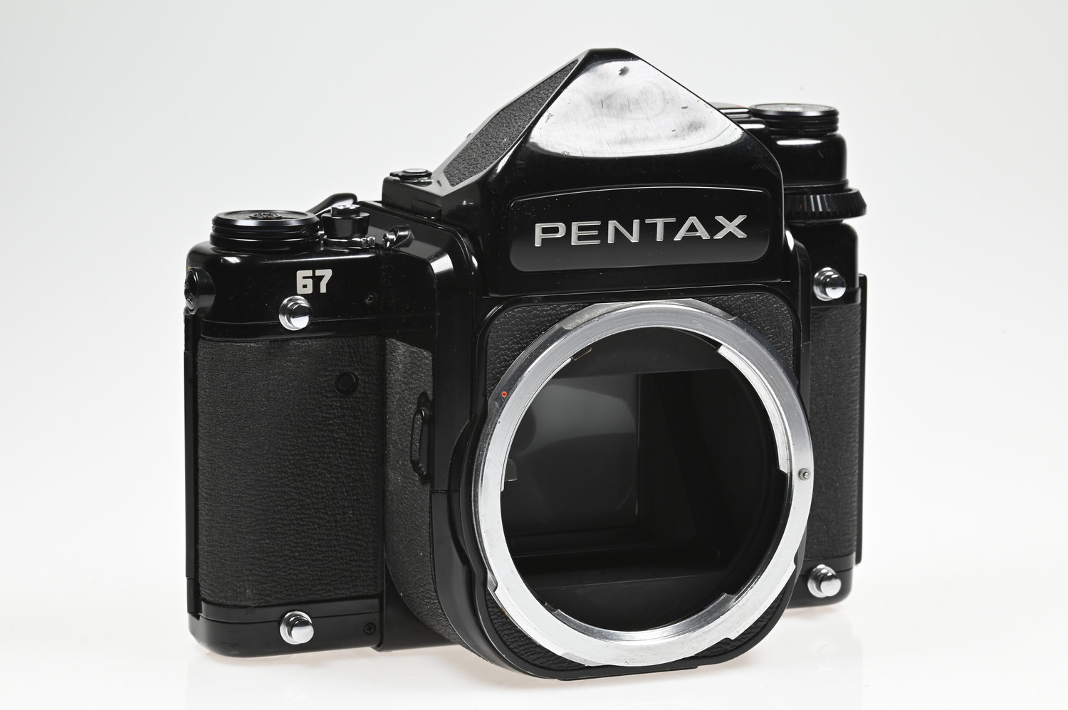 Gelegenheit Pentax 67 Gehäuse + Pentax 67 TTL Prismensucher (Delle am Prismensucher, voll funktionstüchtig!) Zustand B-