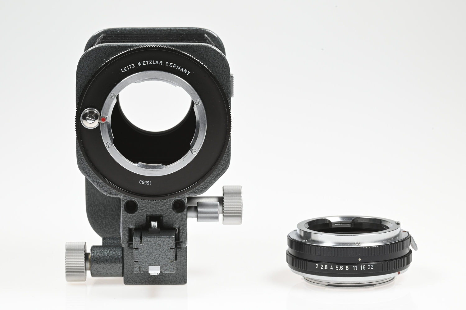 Gelegenheit Leica / Leitz Balgengerät (Leitz Nr.: 16556) + 4 Adapter (Leitz Nr.: 14127 /16596 /16469Y / 16558) Zustand A-