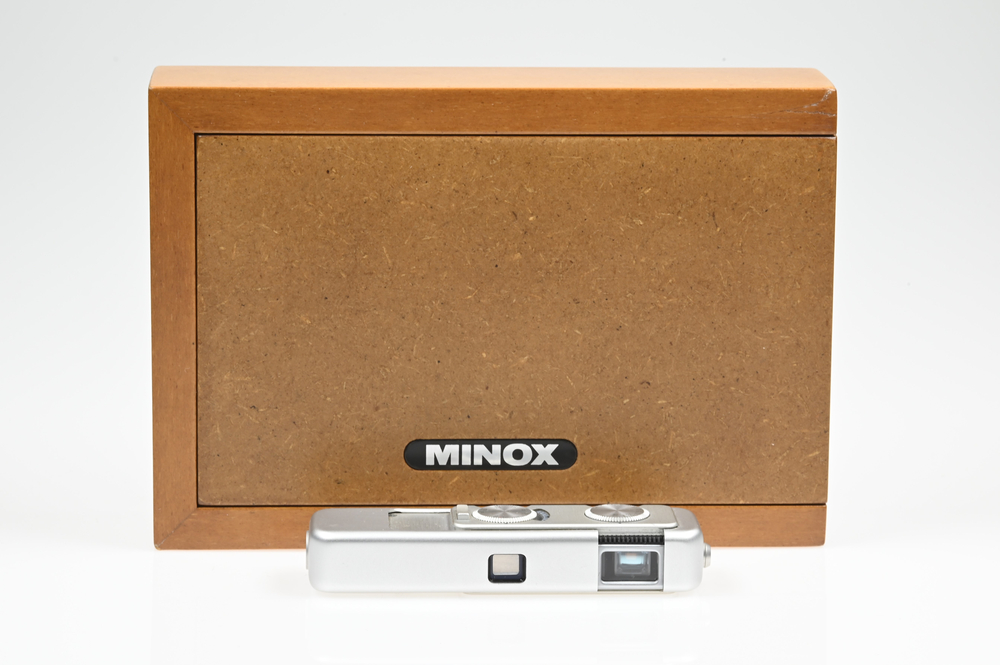 Gelegenheit Minox AX Limited Edition Serien Nr.: 437 + Minox Tasche + Minox Tragekette + Minox Holzbox Zustand A