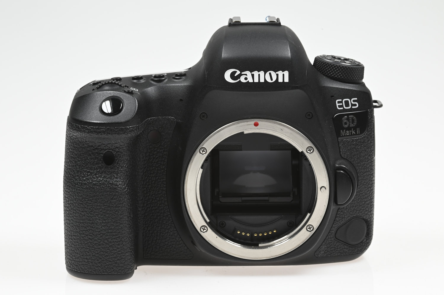 Gelegenheit Canon EOS 6D Mark II Gehäuse + Canon EP-EX15II Okularverlängerung + Ravpower Zubehör Zustand A-