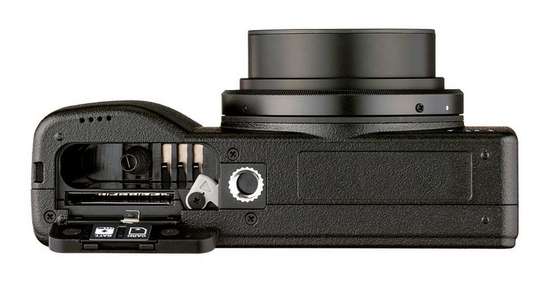 Ricoh GRIIIx 0027075303744