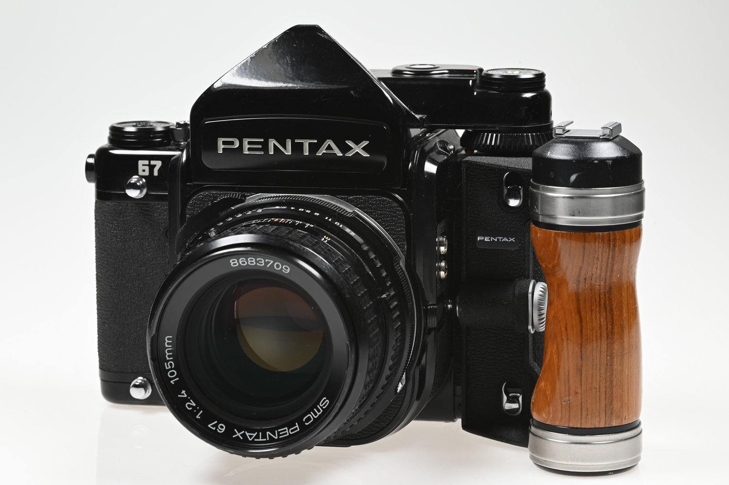 Gelegenheit Pentax 67 Gehäuse + Pentax 67 TTL Prismensucher + Pentax 67 SMC 105/2.4 + Pentax 67 Handgriff Zustand B+