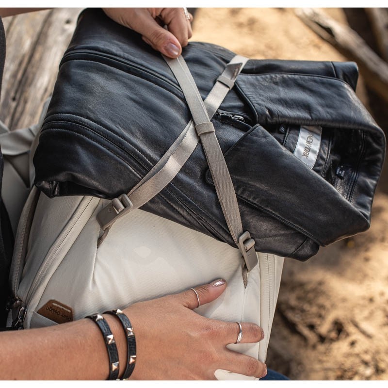 Peak Design Everday Backpack V2 Zip 15 Liter - Bone ( Beige ) 0818373021511
