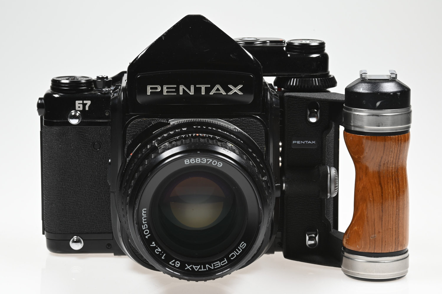 Gelegenheit Pentax 67 Gehäuse + Pentax 67 TTL Prismensucher + Pentax 67 SMC 105/2.4 + Pentax 67 Handgriff Zustand B+
