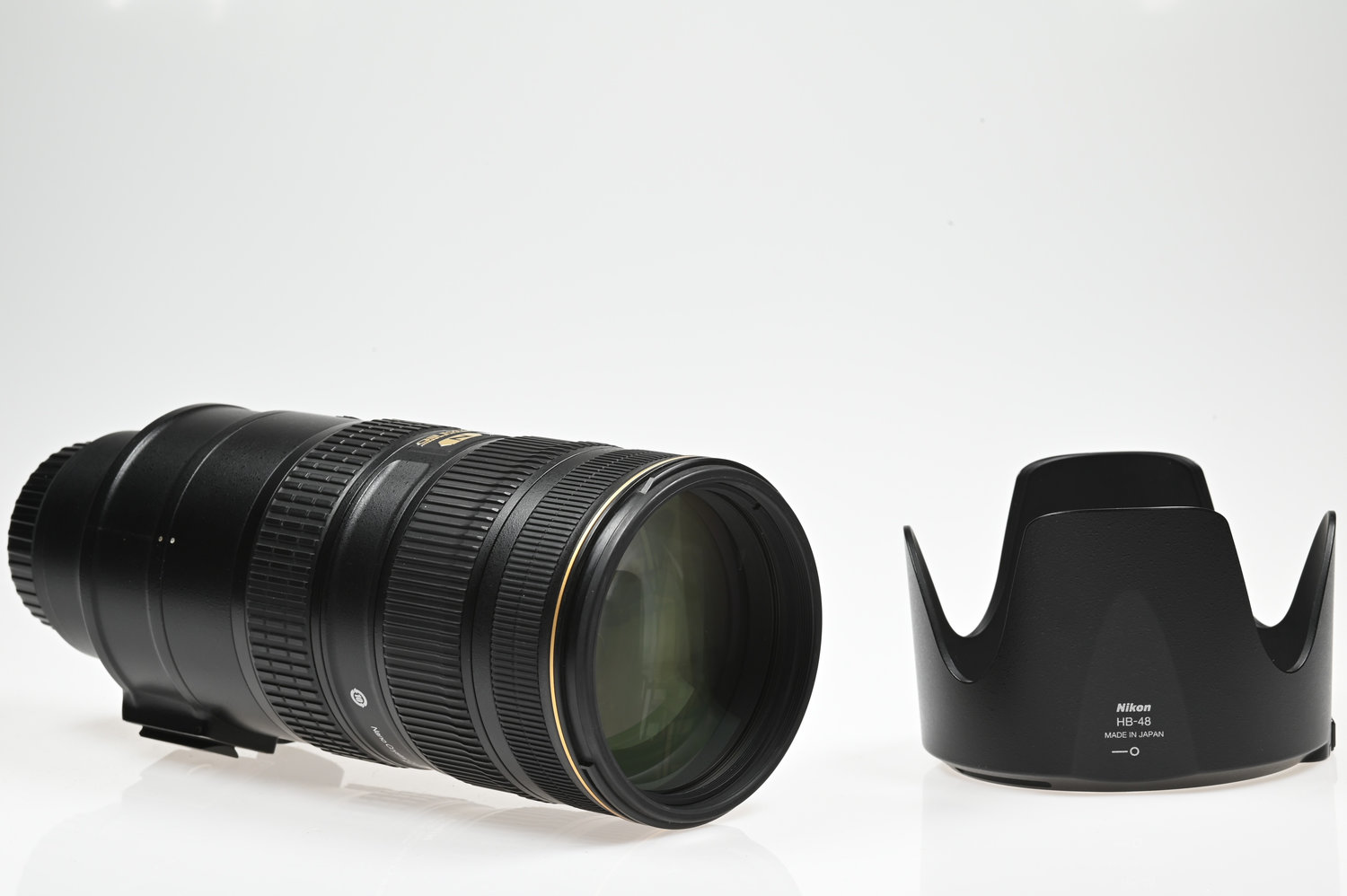 Gelegenheit Nikon AF-S 70-200/2,8 G ED VR II + Nikon HB-48 Gegenlichtblende + Nikon Nylontasche Zustand A
