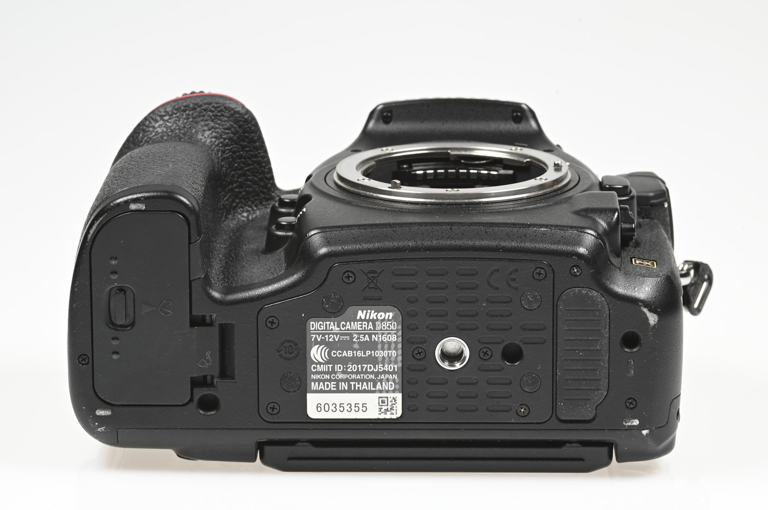 Gelegenheit Nikon D850 Gehäuse + Nikon Zubehör Zustand B+