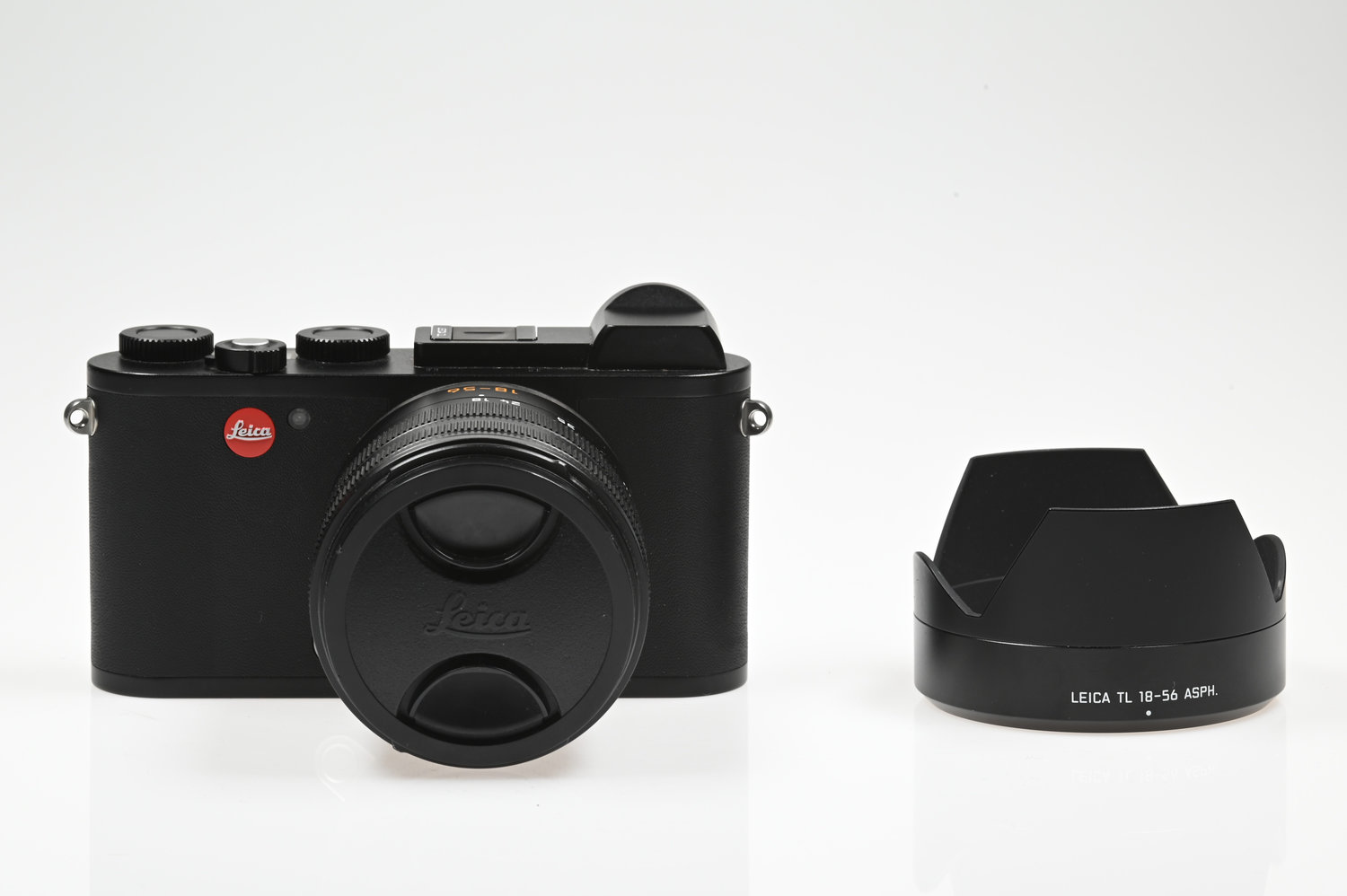 Gelegenheit Leica CL Digital (Typ 7323) Gehäuse + Leica Vario Elmar TL 18-56/3,5-5,6 ASPH + Leica 12425 Gegenlichtblende + Ersatzakku + Ledergut + Leica Box + Leica Zubehör Zustand A-