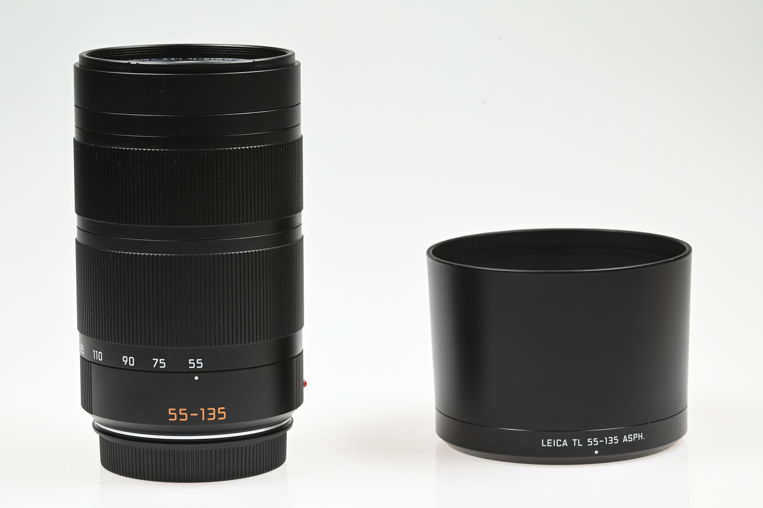 Gelegenheit Leica APO Vario Elmar TL 55-135/3,5-4,5 ASPH + Leica 12428 Gegenlichtblende + Leica Schutzbeutel Zustand A