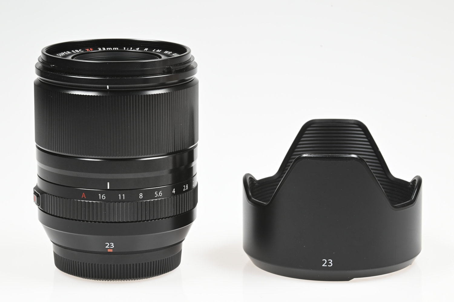 Gelegenheit Fujifilm XF 23/1,4 R LM WR + Fujifilm 23 Gegenlichtblende Zustand A
