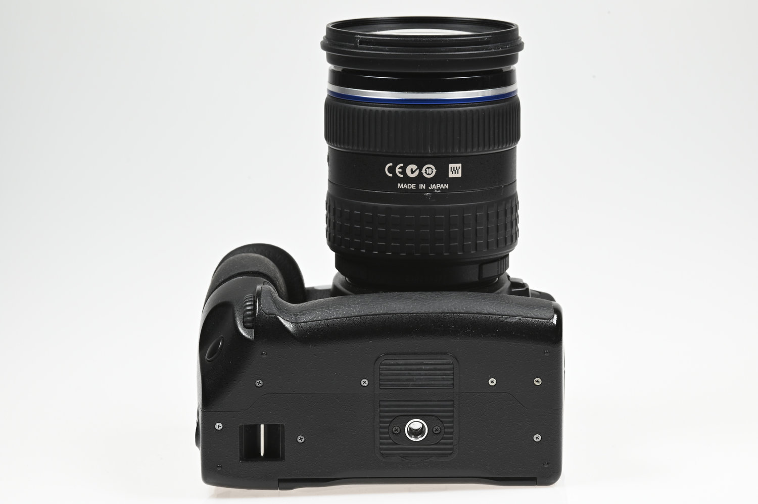 Gelegenheit Olympus E-3 Gehäuse + Olympus HLD-4 Power Batterie Holder + Olympus Digital 12-60/2,8-4 ED SWD + Olympus LH-75B Gegenlichtblende + 2x Olympus PS-BLM1 Akkus + Olympus Zubehör Zustand A-