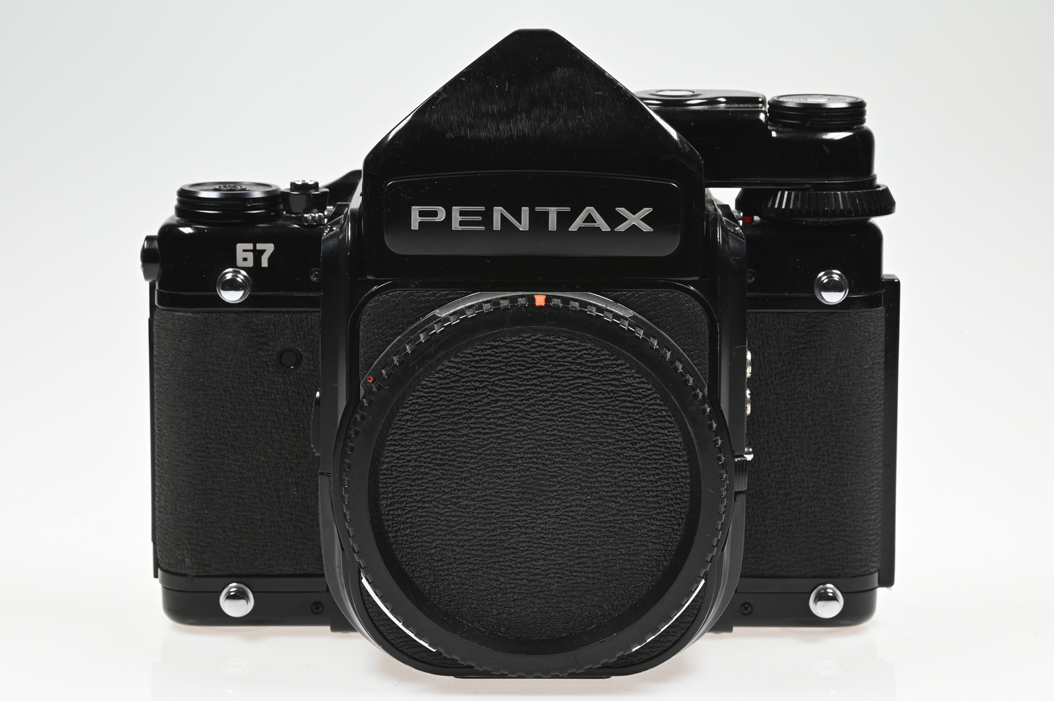 Gelegenheit Pentax 67 Gehäuse + Pentax 67 TTL Prismensucher (Delle am Prismensucher, voll funktionstüchtig!) Zustand B-
