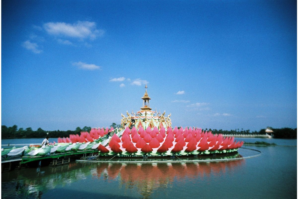Lomo Chrome Color ’92 120 ISO 400 9007710636582
